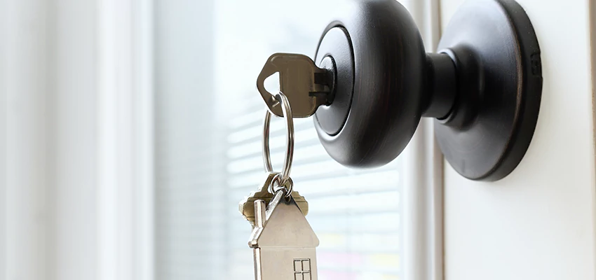 Bifold Door Knob Replacement in La Palma, California